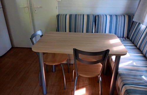 Saint-Cheron House | Bungalow charmant avec piscine partagée à Saint-Chéron