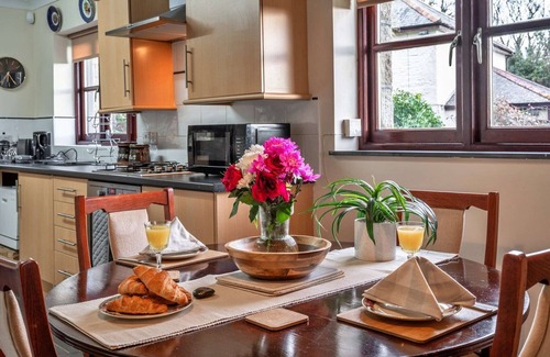 Trenwheal House | Bungalow in Cornwall with Orchard Views