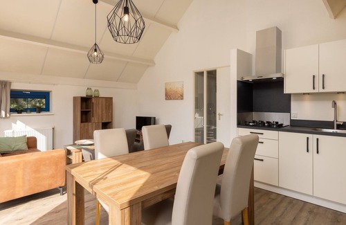 Hoge Hexel House | Bungalow in Twente’s Peaceful Countryside