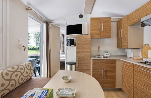 Ameglia Cottage | Bungalow 'Maple 8' with Shared Pool, Private Terrace and Wi-Fi