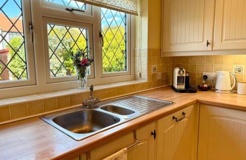 Clacton-on-Sea House | Bungalow near the beach