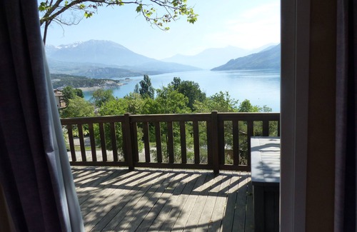 Chorges House | Bungalow on the shores of Lac de Serre-Ponçon, very well heated in winter
