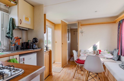 Palmela House | Bungalow 'Quinta Simão' with Shared Pool, Wi-Fi and Air Conditioning