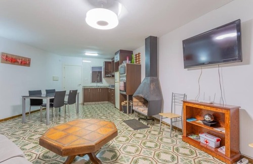 Padul House | Bungalow with gardens and pool