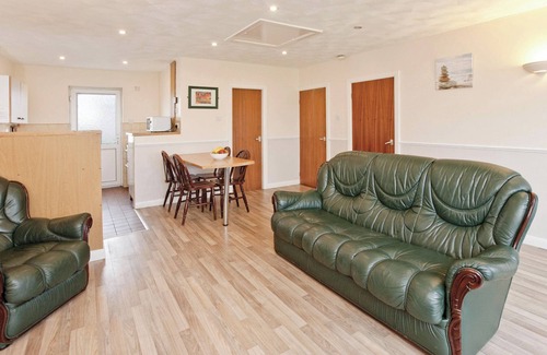 Trearddur Bay Cottage | Bungalow with one double and one twin.