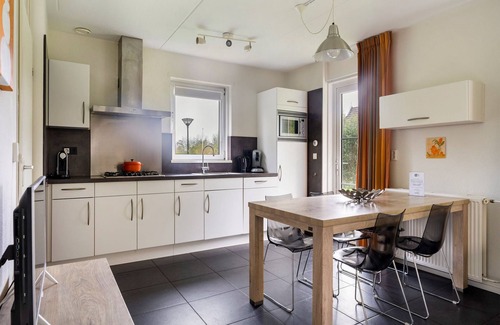 Eernewoude House | Bungalowpark It Wiid by Interhome