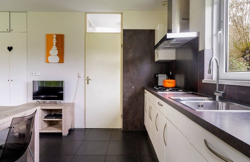 Eernewoude House | Bungalowpark It Wiid by Interhome