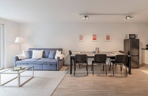 Altendorf Apartment | Bunker Retreat Essen Trade Fair-Self Check-in-5P-WIFI