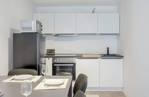 Altendorf Apartment | Bunker Retreat Essen Trade Fair-Self Check-in-5P-WIFI
