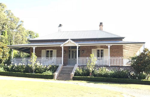 Bowral House | Bunya House, circa 1890, walk to Bowral