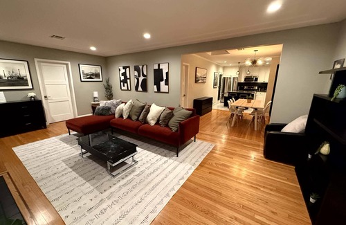 Burbank House | Burbank Bliss Summary