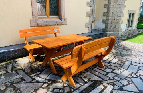 Aue Apartment | Burg Aue- Ferienwohnungen Erzglück - Familien - im Grünen - zentral