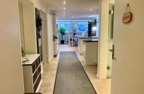 Region Hannover District Apartment | Burgwedel City, business and family, 6 people