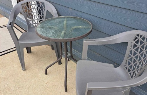 Burlington Apartment | Burlington Getaway blocks from downtown, Echo Lake, min's frm Lake Geneva & Milw