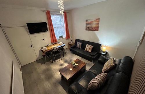 West Bromwich House | Burlington House - Luxury Home for Contractors