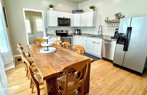 Burnside House | Burnside Boathouse – Cozy 5 Bedroom Lake Retreat Steps from Marina & Local Eats