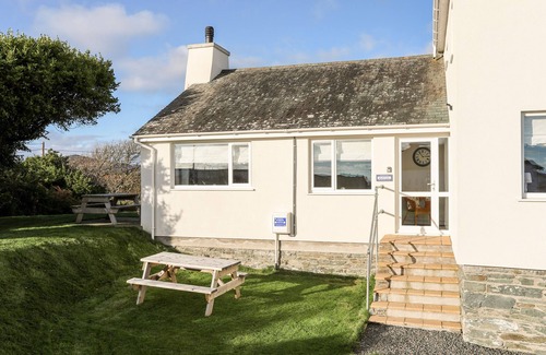 Holyhead Cottage | Burton Apartment