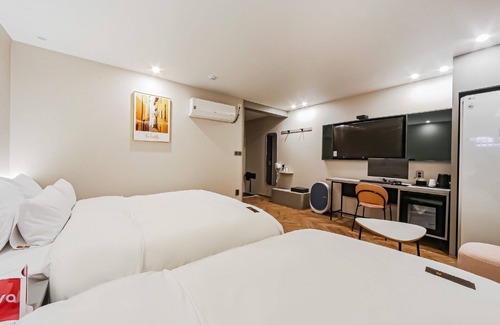 Oncheonjang Hotel | Busan Guseodong French Code