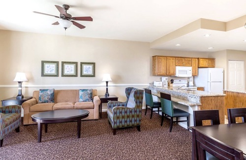 Williamsburg House | Busch Gardens Williamsburg, Close to all the Family Fun!