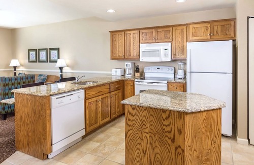 Williamsburg House | Busch Gardens Williamsburg, Close to all the Family Fun!