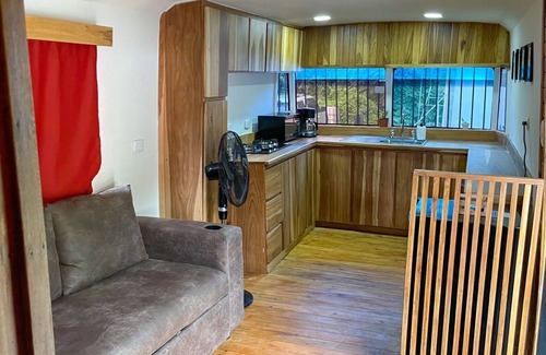 Puerto Viejo de Talamanca Hotel | BusHotel in Puerto Viejo with private Hot Tub