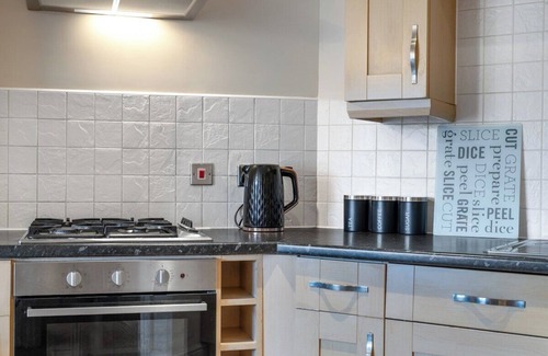 Hatfield Apartment | Business/Family Stay FREE Parking Hatfield