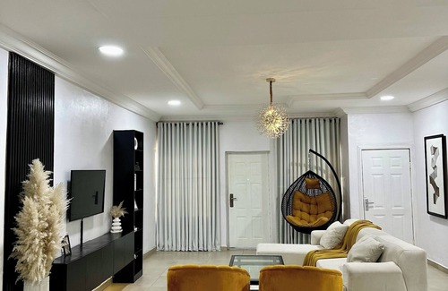 Ofin House | Business Travelers Dream. Modern Room With 24/7 Electricity and WiFi