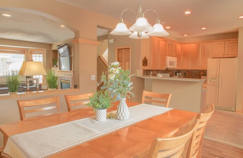 Minnetonka House | Business trip & couples friendly, 9 Miles to MPLS, Attached Garage, King Beds