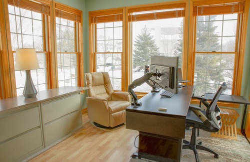 Minnetonka House | Business trip & couples friendly, 9 Miles to MPLS, Attached Garage, King Beds