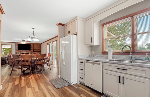 Arley House | Butler Branch Point: 4 BR, 2.5 BA House in Arley, Sleeps 12