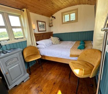 Chackmore Other | Buzzard Holt Hosting