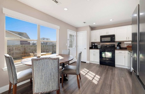 Bentonville House | Bville Bliss-6 Mi to Downtown-MTB Friendly-Sleeps6