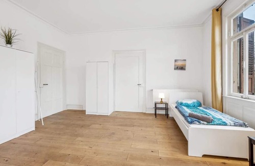 Metzingen Apartment | Bw16 Ferienwohnungen Metzingen mit Balkon, 2 Schlafzimmer, 1 Wohn-/schlafzimmer, Max. 9 Personen