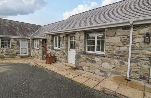 Brynrefail House | Bwythyn Yr Wyddfa