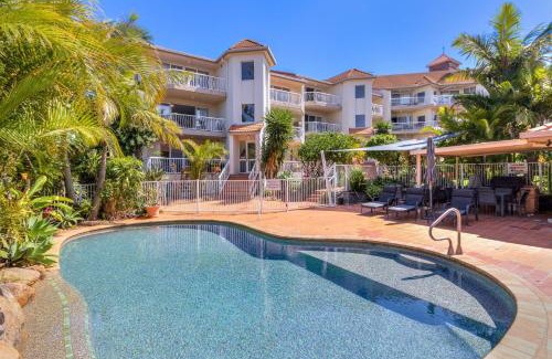 Coolangatta Apartment | By The C