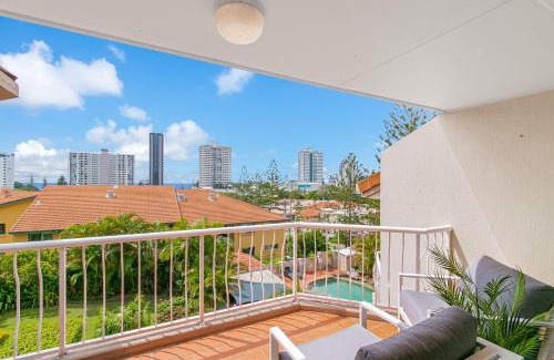 Coolangatta Apartment | By The C