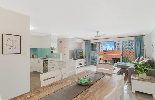 Coolangatta Apartment | By The C