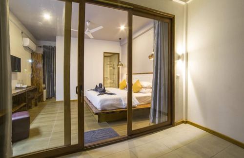 Hangnaameedhoo Hotel | By The Shade