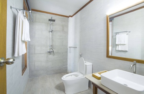 Hangnaameedhoo Hotel | By The Shade