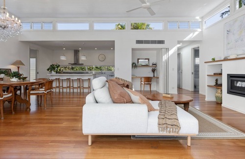 Byron Bay House | Byron Bay Haven Prime location, walk to Main Beach, local markets, shops, restaurants, and nightlife