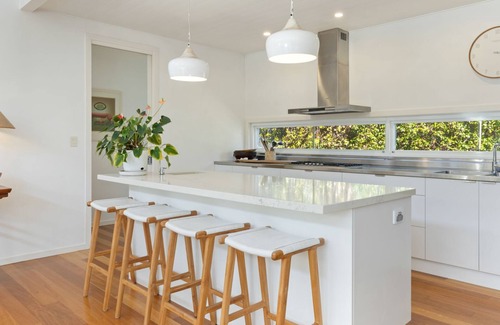 Byron Bay House | Byron Bay Haven Prime location, walk to Main Beach, local markets, shops, restaurants, and nightlife