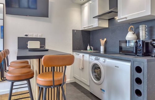 Centre Ville Rive Gauche Apartment | Cécile, joli F2 avec parking, proche de la Seine