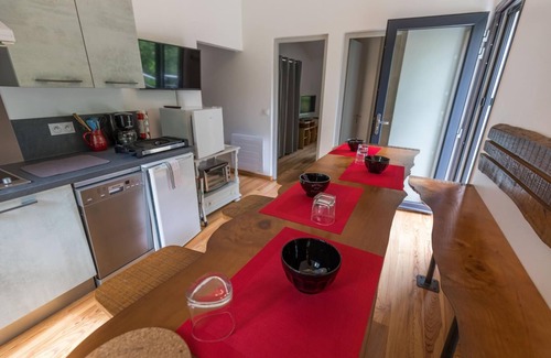 Leon House | Côté Lac - Leon - Gîte