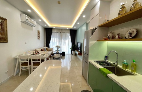 Trung Hoa Nhan Chinh Apartment | Căn hộ 2 phòng ngủ, 1 phòng tắm hiện đại, sang trọng - Vinhomes D'Capitale