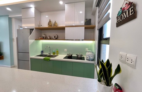 Trung Hoa Nhan Chinh Apartment | Căn hộ 2 phòng ngủ, 1 phòng tắm hiện đại, sang trọng - Vinhomes D'Capitale