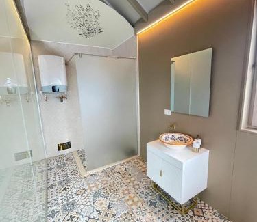 Scheia House | Căsuța Mov de Bucovina