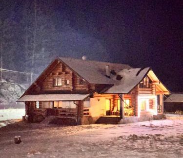 Brosteni House | Căsuța ta de la munte
