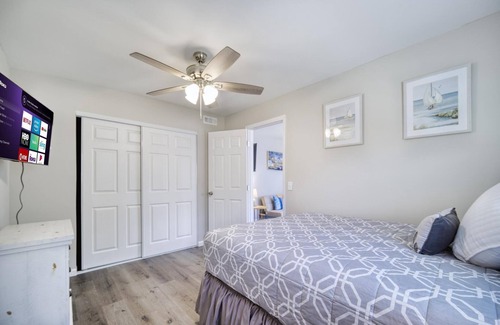 Jacksonville House | ~[C] Krispy Krashpad_Sleeps 5_Krispy Kreme~