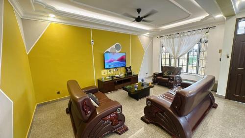 Taman Rinting House | C03 Golden Rinting Homestay 2 Story Semi D House