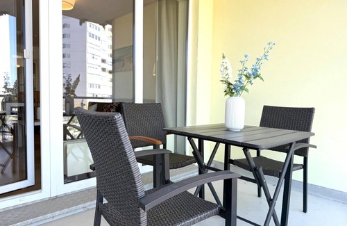 Hamburgisches Seehospital Apartment | C1.1 - Bright apartment with 2 balconies for up to 6 people - House